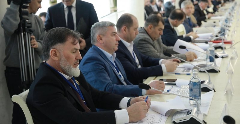ЧЕЧНЯ.  Министр транспорта, связи и цифрового развития ЧР посетил научно-практическую конференцию в Махачкале