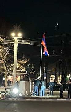 Флаг Арцаха вновь появился на Площади Франции