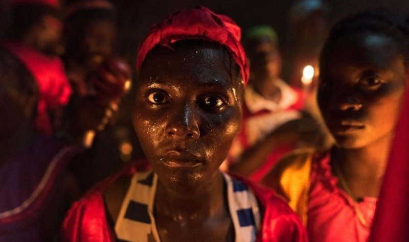 В Анголе умерло более 50 человек после того как их в целях проверки на колдовство» заставили выпить неизвестную жидкость