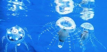 В США ученые создали плавающую киборг-медузу