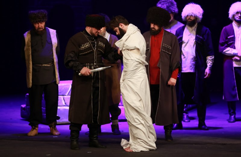 ЧЕЧНЯ. В Чеченском театре прошёл показ спектакля с переводом на арабский язык