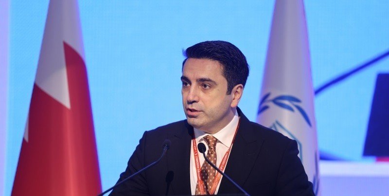 АРМЕНИЯ. Председатель парламента Армении ушел в отпуск