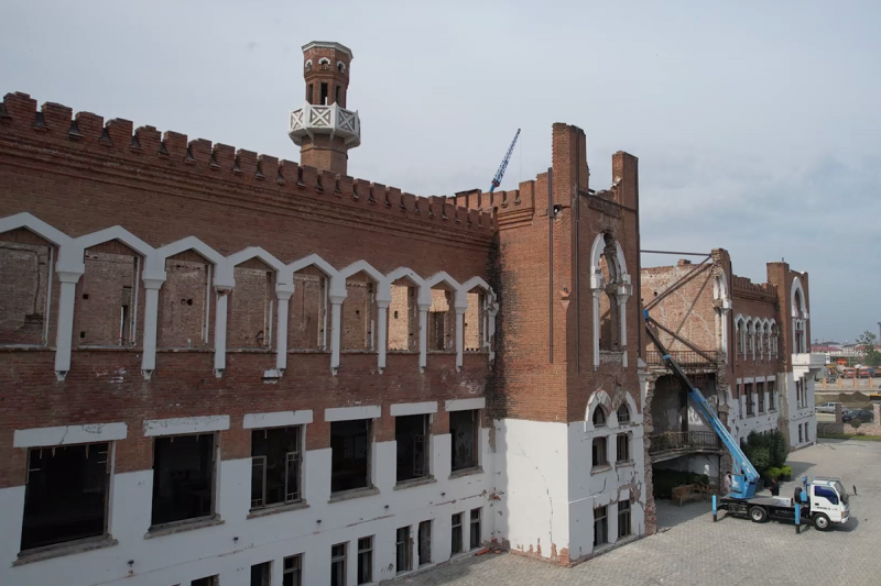 ЧЕЧНЯ. В Грозном до конца апреля завершат реконструкцию Английского замка