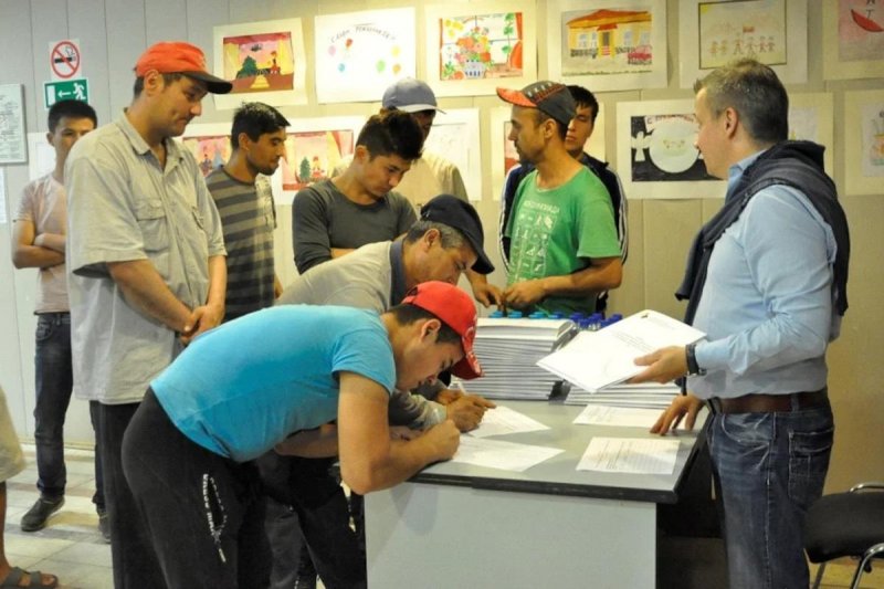 КРЫМ. Власти Крыма дали работодателям полгода на увольнение мигрантов