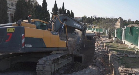 СЕВАСТОПОЛЬ. В Севастополе строители начали уничтожать уникальные артефакты древнего Херсонеса
