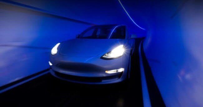 Tesla уже в этом году запустит беспилотное такси