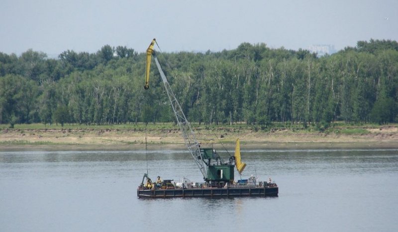 ВОЛГОГРАД. Московская компания утопила в Сарептском затоне Волгограда свой плавкран