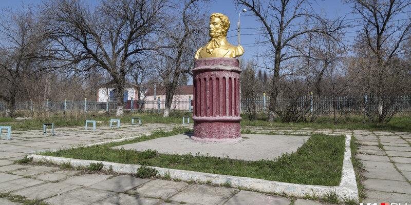 ВОЛГОГРАД. По информации краеведов, памятник был установлен еще до Великой Отечественной войны, пережив Сталинградскую битву.