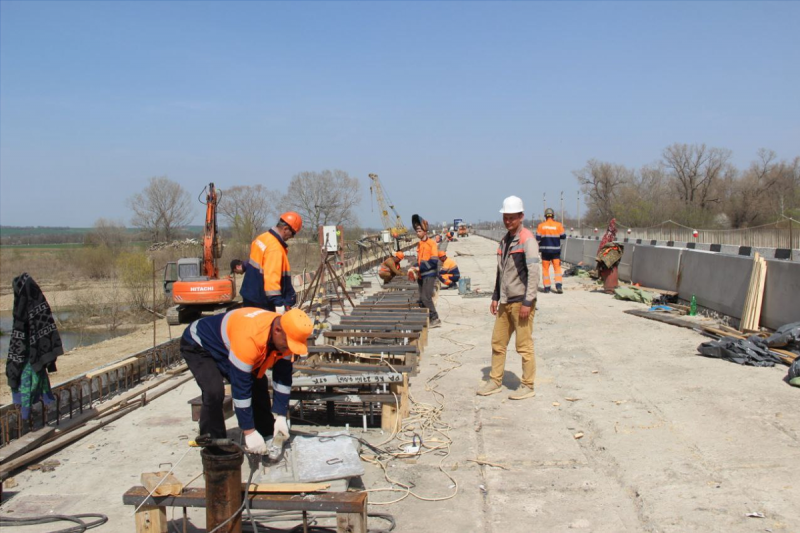АДЫГЕЯ. В Адыгее продолжается ремонт моста через Ходзь за 300 млн рублей