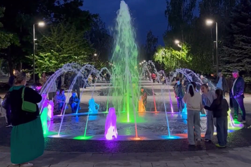 АДЫГЕЯ. В Майкопе почти завершили реконструкцию бульвара 55 лет Победы и открыли один фонтан