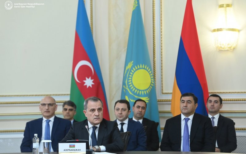 АРМЕНИЯ. Баку и Ереван договорились продолжать переговорный процесс