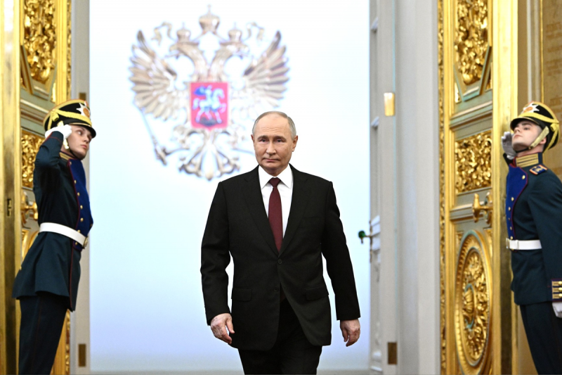АСТРАХАНЬ. Астраханцы прокомментировали вступление Владимира Путина в должность президента