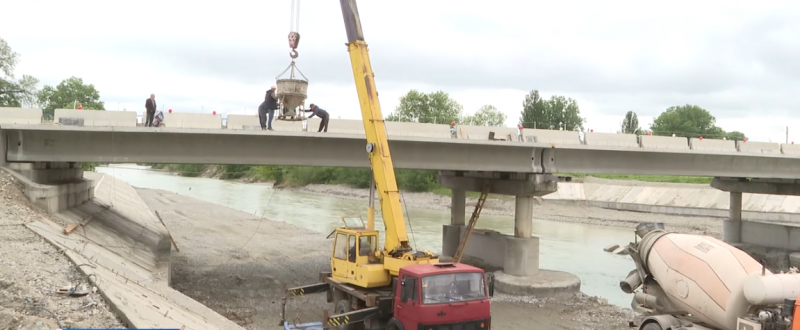 КБР. В Майском районе КБР ремонтируют мост Черек