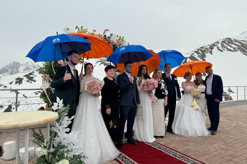 КЧР. В Карачаево-Черкесии открылась высотная площадка для регистрации брака на фоне гор