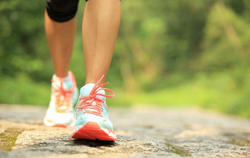 Названы 2 ключевых правила ходьбы для снижения веса