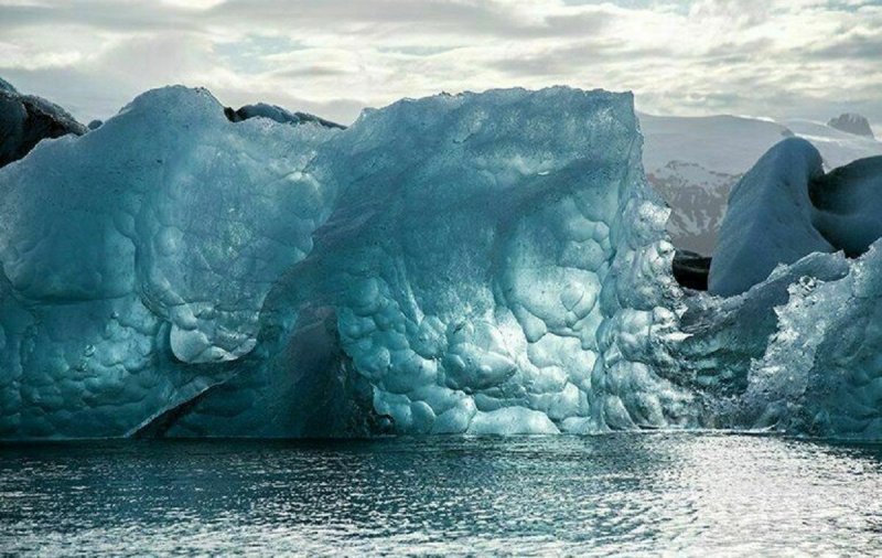 Под ледником Судного дня обнаружено вторжение теплой воды