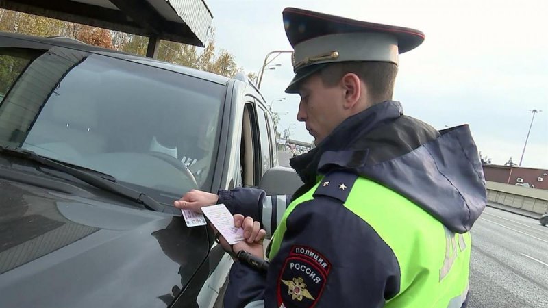 ВОЛГОГРАД. В Волгограде автовладелец, накопивший 401 штраф ГИБДД, в итоге заплатил около 1 млн рублей