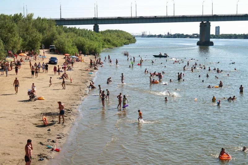 АСТРАХАНЬ. К открытию купального сезона в Астрахани готовы два пляжа из трех