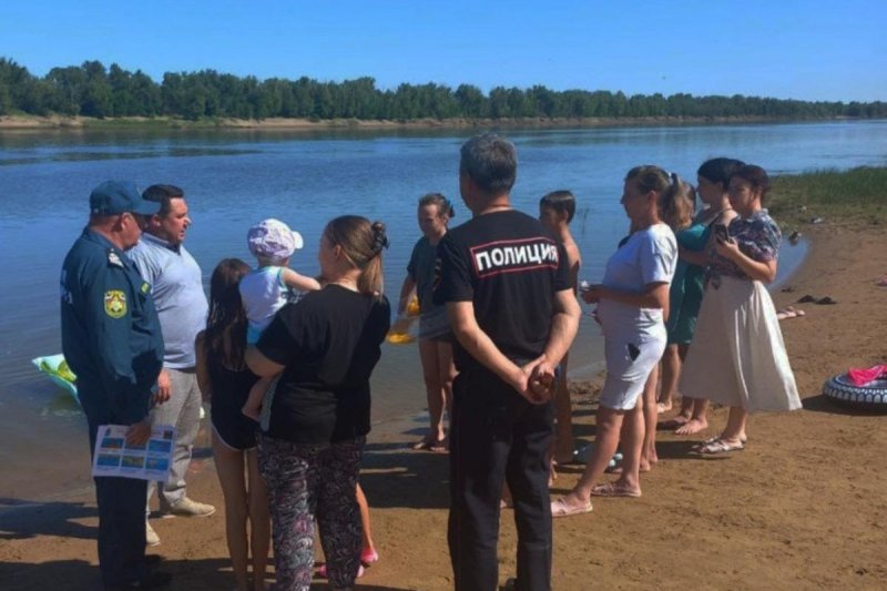 АСТРАХАНЬ. МЧС проводит рейды в Астраханской области, выявляя подростков, купающихся в запрещенных местах