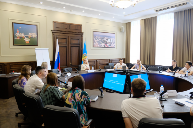 АСТРАХАНЬ. В Думе Астраханской области прошла стратегическая сессия, посвященная молодежному предпринимательству