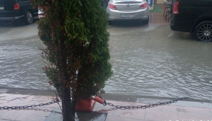 АБХАЗИЯ. Мощный ливень в Сочи привел к наводнениям