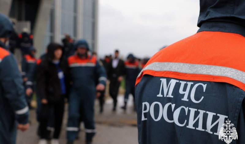 ЧЕЧНЯ. Чеченские пожарные спасли ребенка из запертой квартиры