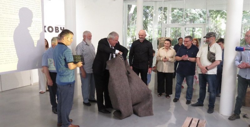 КБР.  В Нальчике ткрылась выставка работ Хамида Савкуева