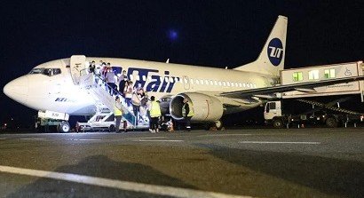 СМИ: Пассажиров авиарейса Москва-Ереван два часа продержали в самолете из-за неисправности