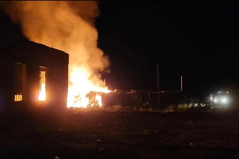 ВОЛГОГРАД. На мусорном полигоне в Калаче-на-Дону разгорелся серьезный пожар
