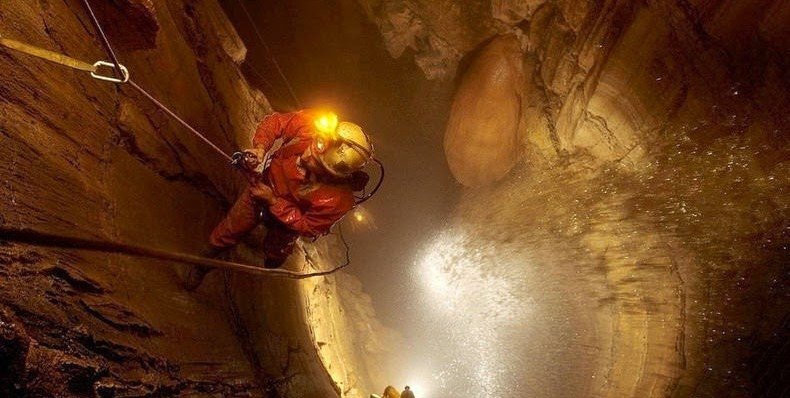 АБХАЗИЯ. Пещера Крубера-Воронья в Абхазии: что нужно знать об одной из глубочайших пещер мира