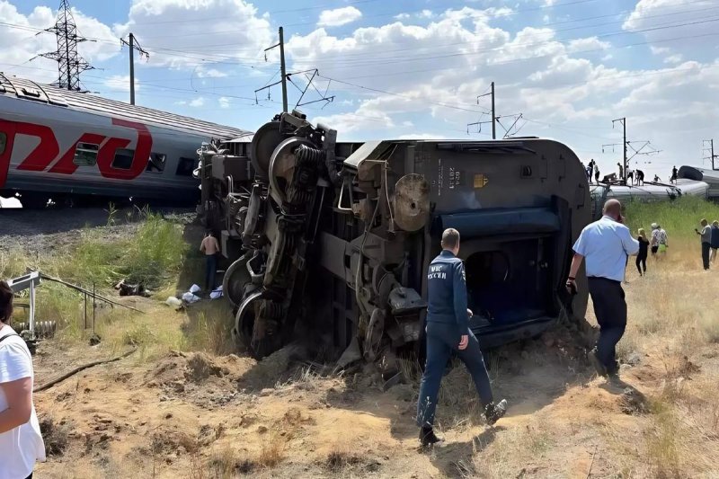 ВОЛГОГРАД. Водитель «КамАЗа» мог специально врезаться в поезд под Волгоградом