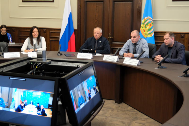 АСТРАХАНЬ. Астраханские и луганские парламентарии обсудили нюансы взаимодействии с представительными органами муниципалитетов