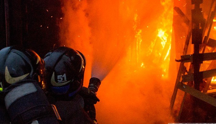 Пожар почти на 300 квадратах потушили в Краснодаре