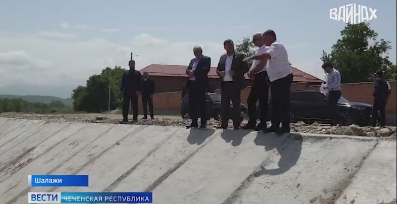 ЧЕЧНЯ.  Чечня борется с водой: на реке Шалажа возводят защитные сооружения