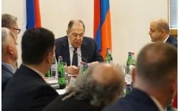 Лавров встретился в Ереване с главным координатором международного движения «Бессмертный полк»