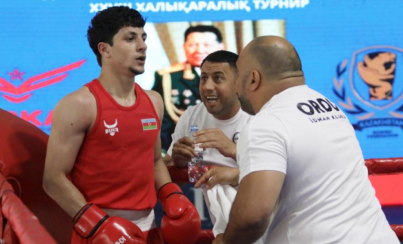 Боксер из Азербайджана признан лучшим на турнире в Алматы