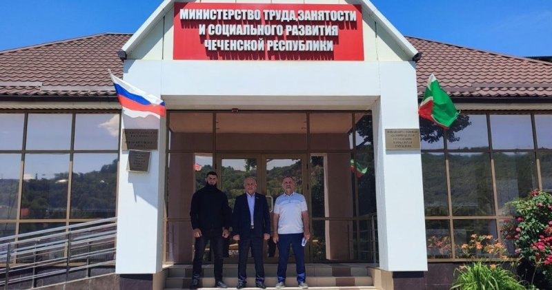 ЧЕЧНЯ. Депутат Парламента Ччеченской Республики Муса Демильханов посетил ГБУ «Центр занятости населения» Ножай-Юртовского района