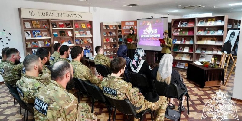 ЧЕЧНЯ. Военнослужащие и сотрудники Росгвардии в Чеченской Республике почтили память героев Великой Отечественной войны