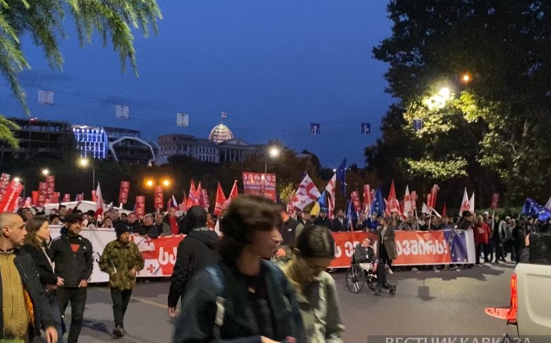 ГРУЗИЯ. Протесты в Грузии – к Тбилисскому госуниверситету стянута полиция