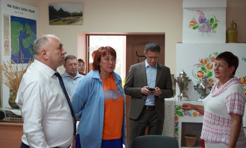 КРАСНОДАР. Депутат Госдумы Иван Демченко посетил уникальную детскую библиотеку-музей в Юровке 
