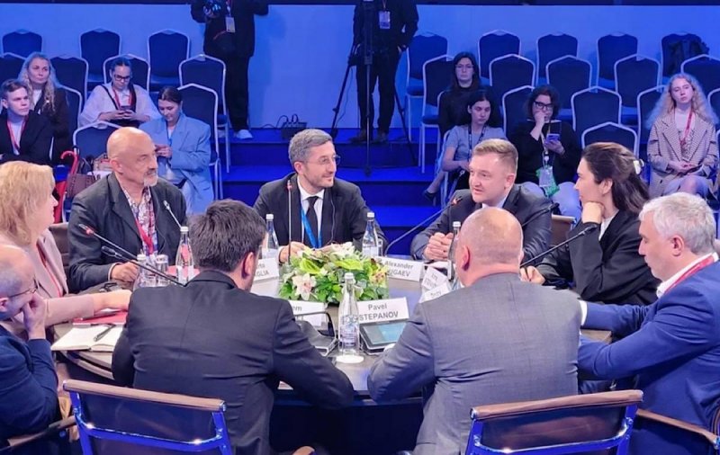 ПМЭФ-2025: Космос, роботы и медицина – эксперты определили сферы прорывных профессий будущего