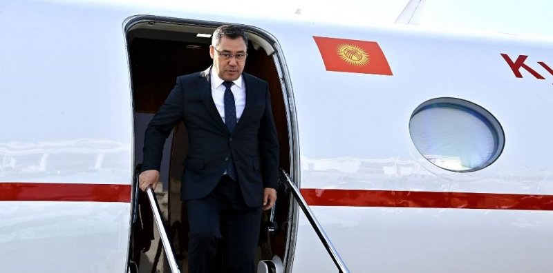 Президент Киргизии прилетел в Астану