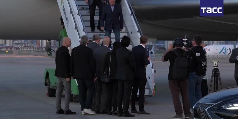 Российская делегация прибыла в Стамбул: о чём говорят и к чему это может привести