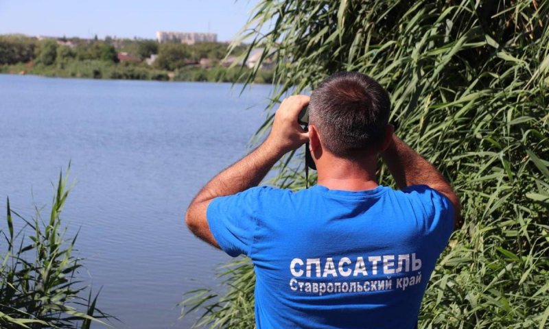 СТАВРОПОЛЬЕ. В реке обнаружили тело мужчины, застрявшего среди корней и веток