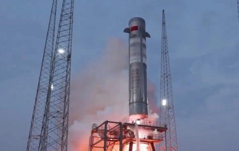 В Китае впервые доставили посылки с помощью ракеты