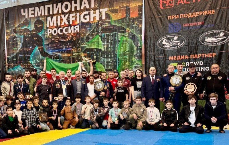 ЧЕЧНЯ.  Чеченский школьник Хусейн Ахмаев завоевал право выступить на чемпионате мира по миксфайту