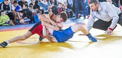 ЧЕЧНЯ. Школьник Чеченской Республики одержал победу на региональном первенстве по вольной борьбе