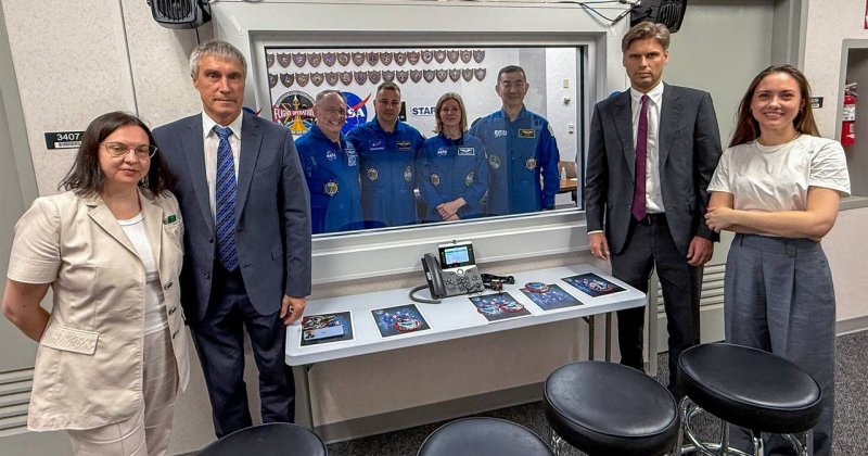 Глава Роскосмоса встретился с экипажем Crew Dragon в США