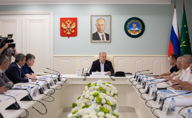АДЫГЕЯ. Глава Адыгеи Мурат Кумпилов утвердил план расчистки Краснодарского водохранилища до 2030 года