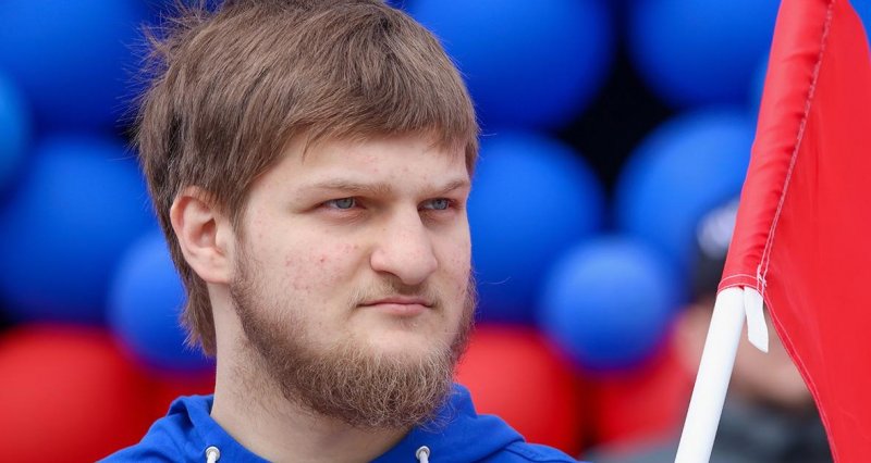 ЧЕЧНЯ. Чеченский чемпион: министр спорта поздравил Хамзата с исторической победой
